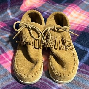 Minnetonka Venice lace up suede moccasin booties